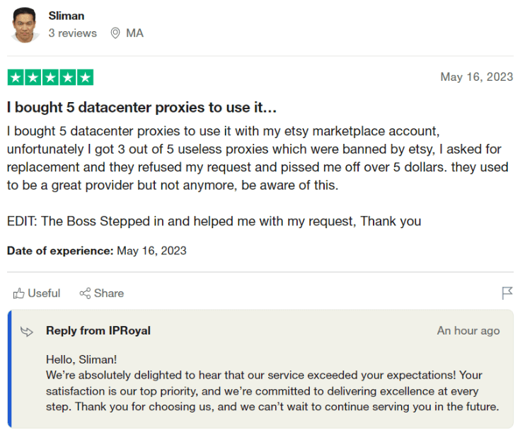A review posted by a user, who has experienced a problem, and the company's answer