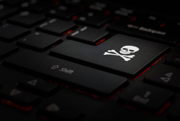 Tecaldo negor with pirate symbol on the enter key, macro